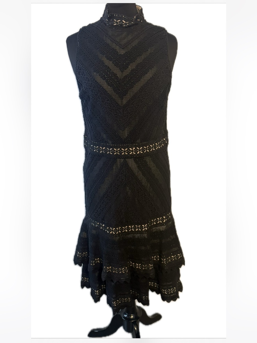 Alice + Olivia size 12 lace midi dress